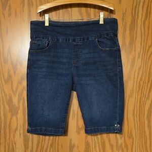 Gloria Vanderbilt Amanda Stretch Denim Bermuda Shorts Size 6